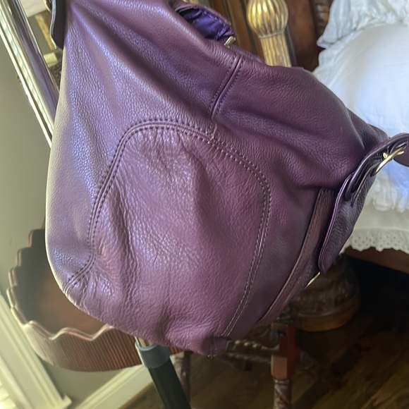 Michael kors pebbled leather purple hobo bag as new - Picture 3 of 9